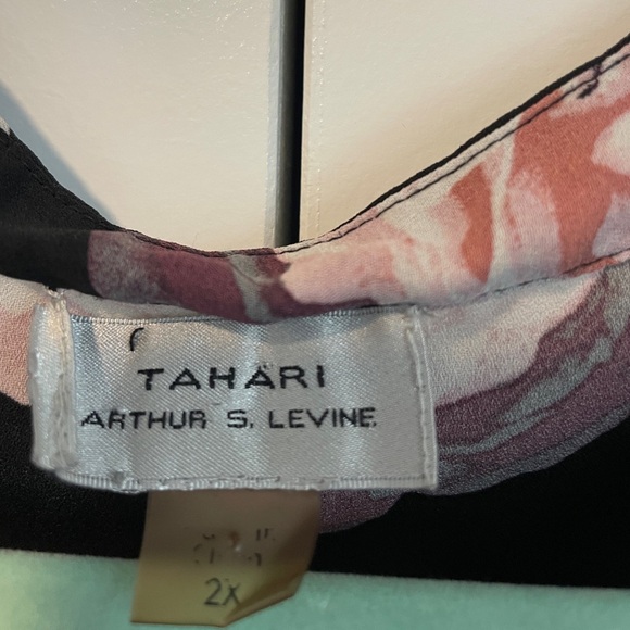 Tahari Sleeveless Blouse with Pink Floral Design - Picture 4 of 6